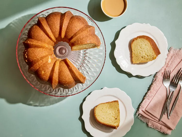 This Kentucky Butter Cake Recipe Is All About the Rich Vanilla Sauce 1